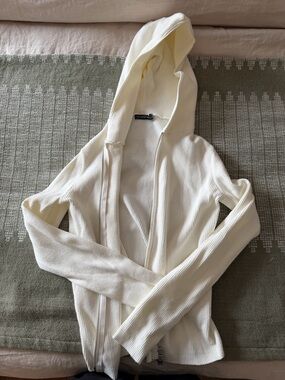 Brandy Melville Off-White Ribbed Zip Hoodie